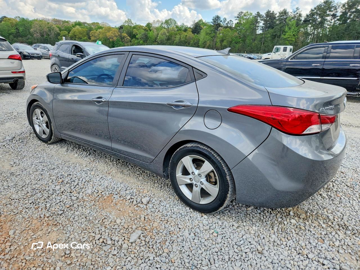 Hyundai Elantra 2013