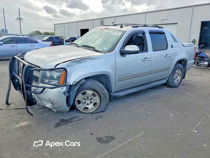 2013 Chevrolet Avalanche - Image 1 of 5