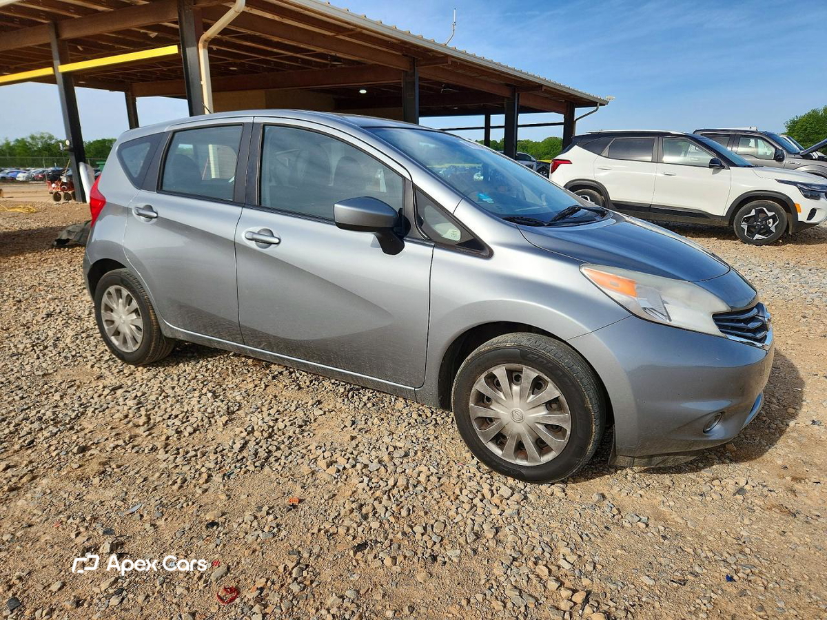 Nissan Versa 2015