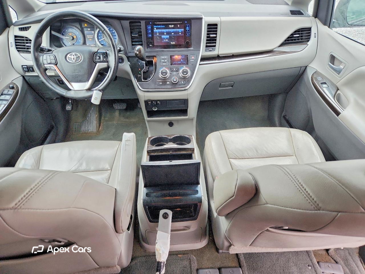 Toyota Sienna 2015