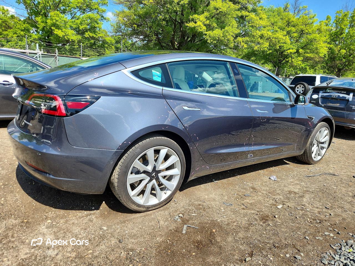 Tesla Model 3 2020