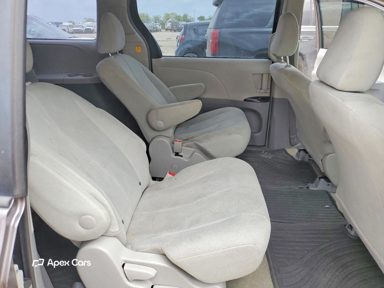 Toyota Sienna 2013