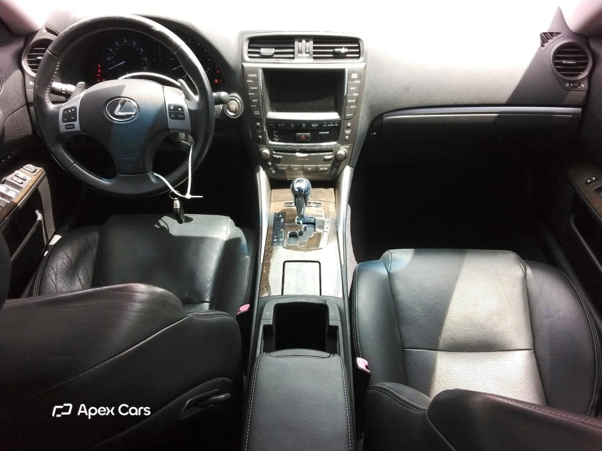 Lexus IS 2012