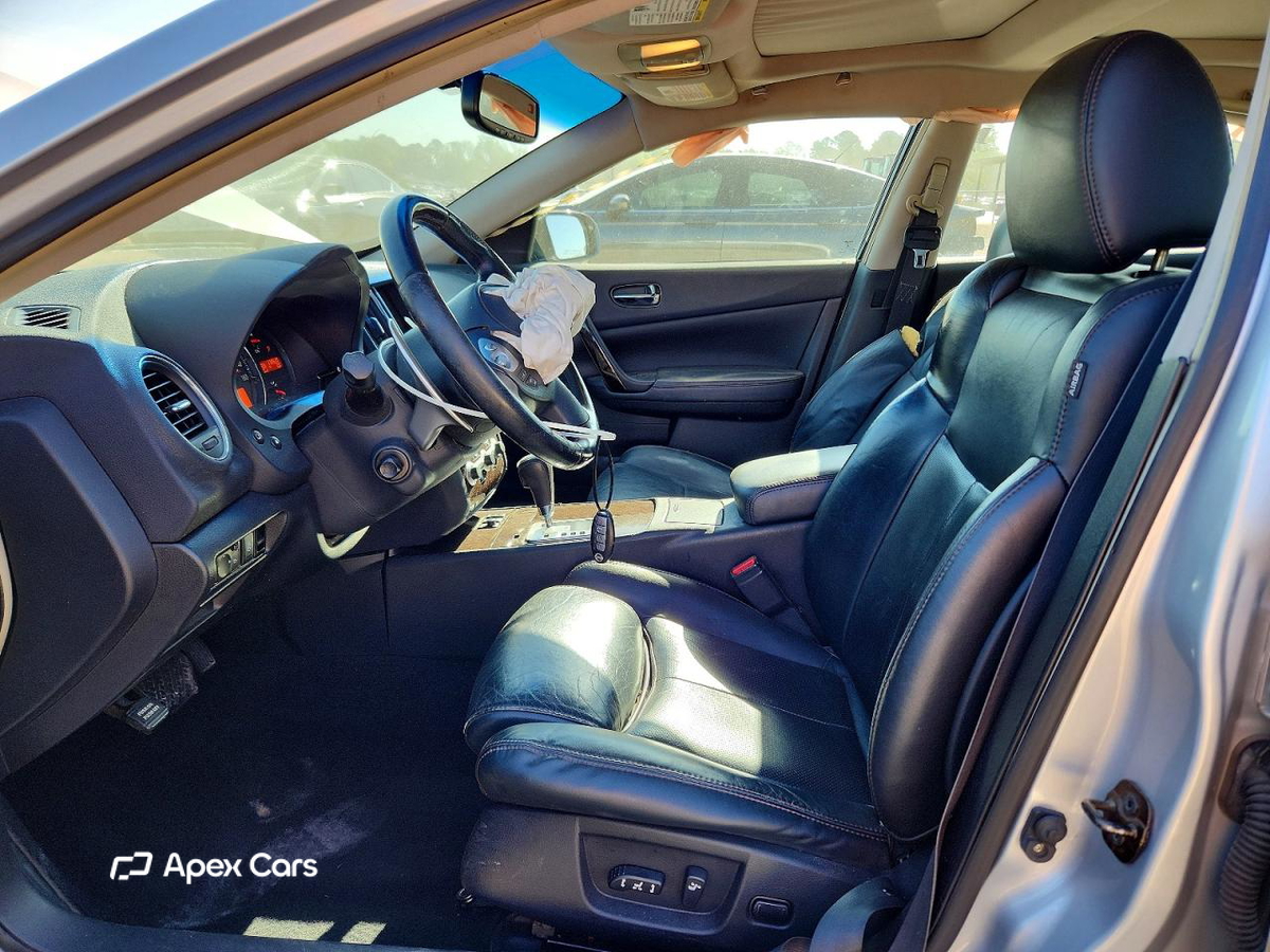 Nissan Maxima 2010