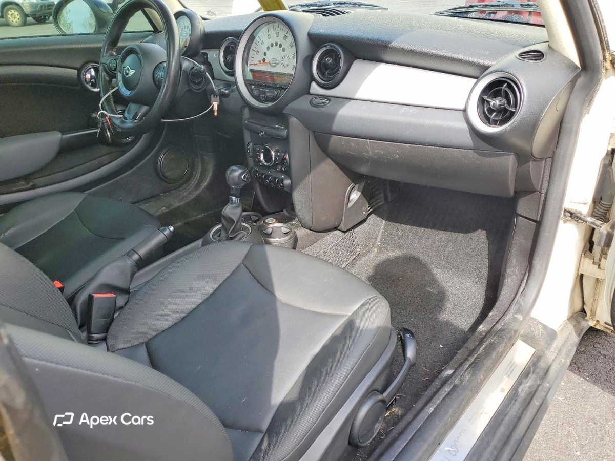 MINI Cooper 2011