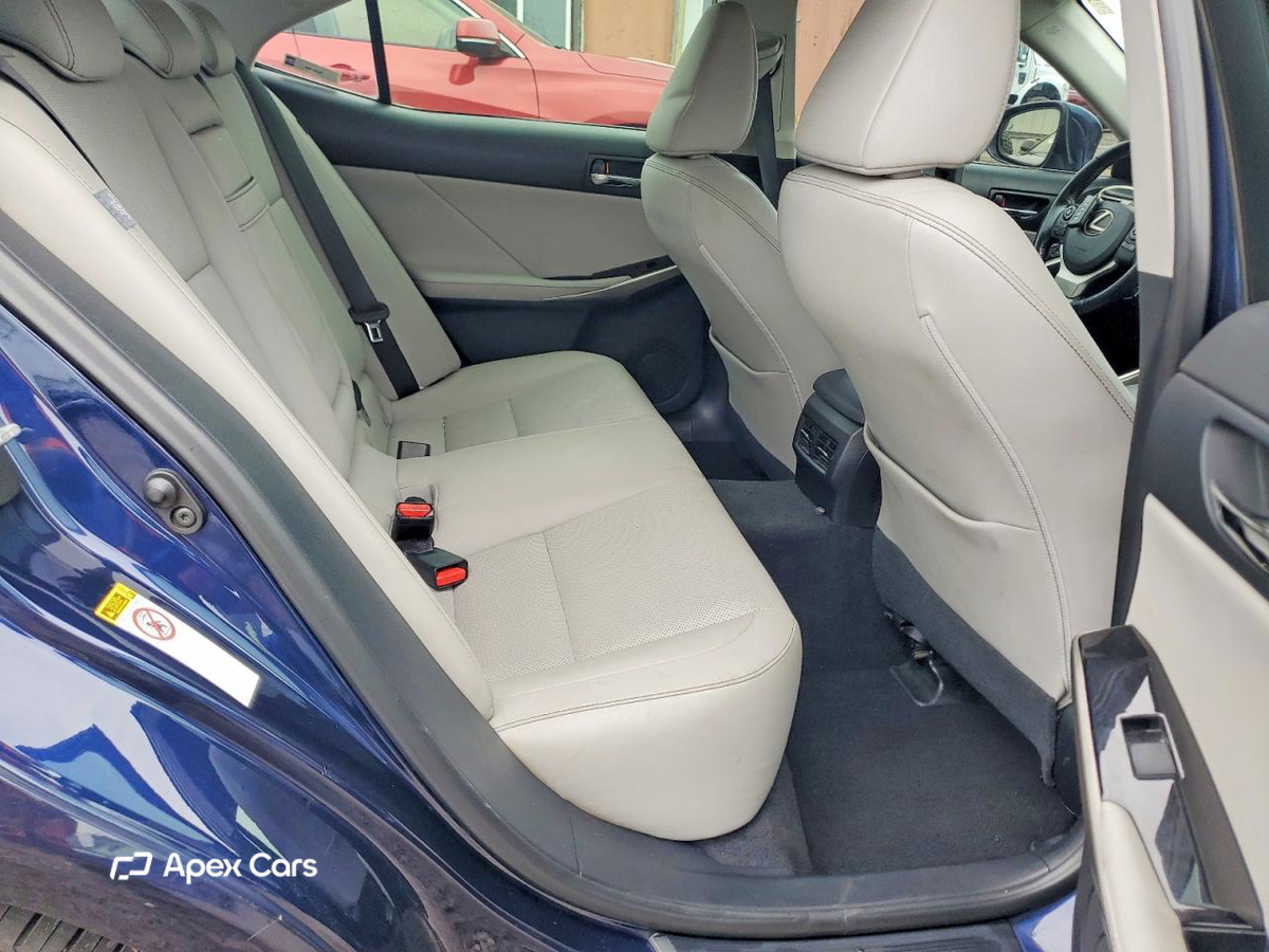 Lexus IS 2015