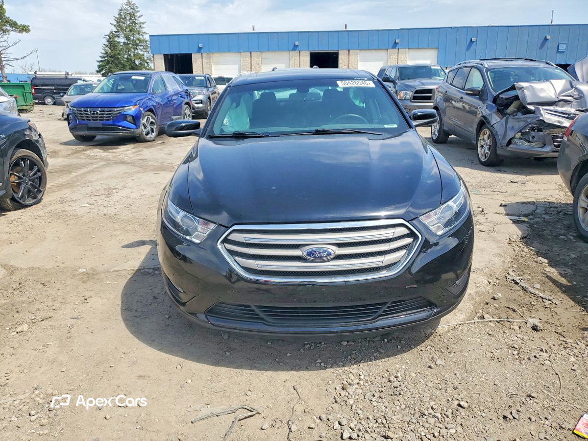 Ford Taurus 2016