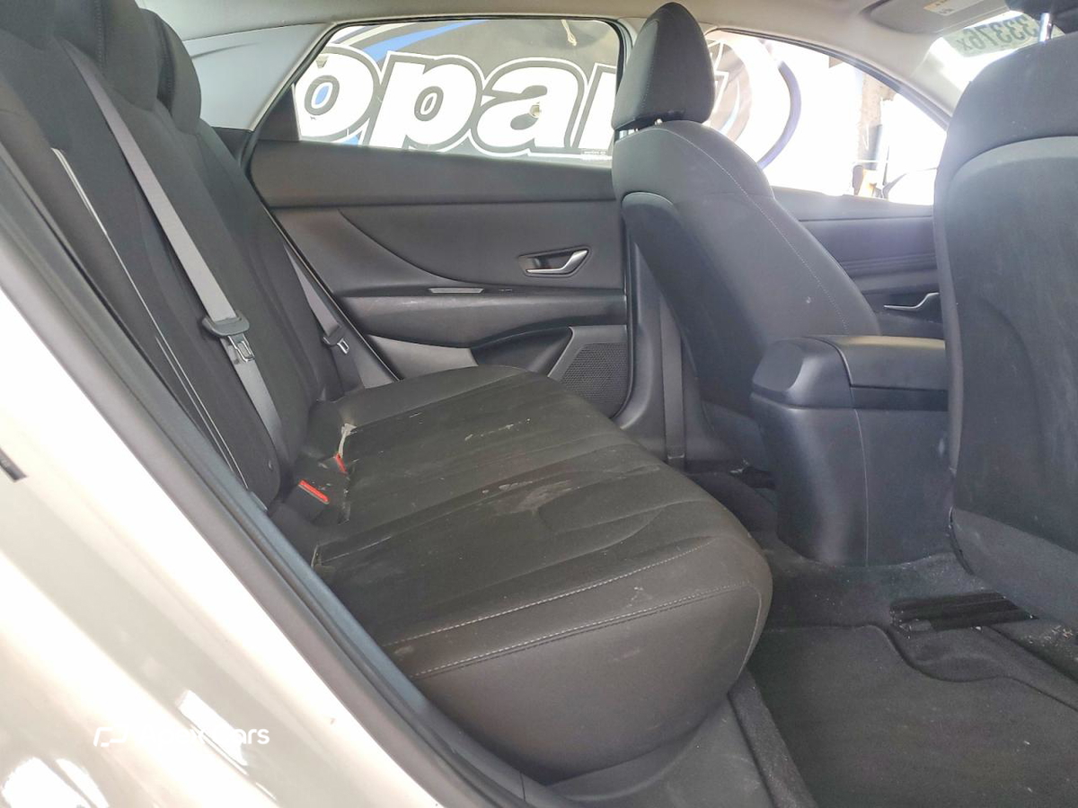 Hyundai Elantra 2023