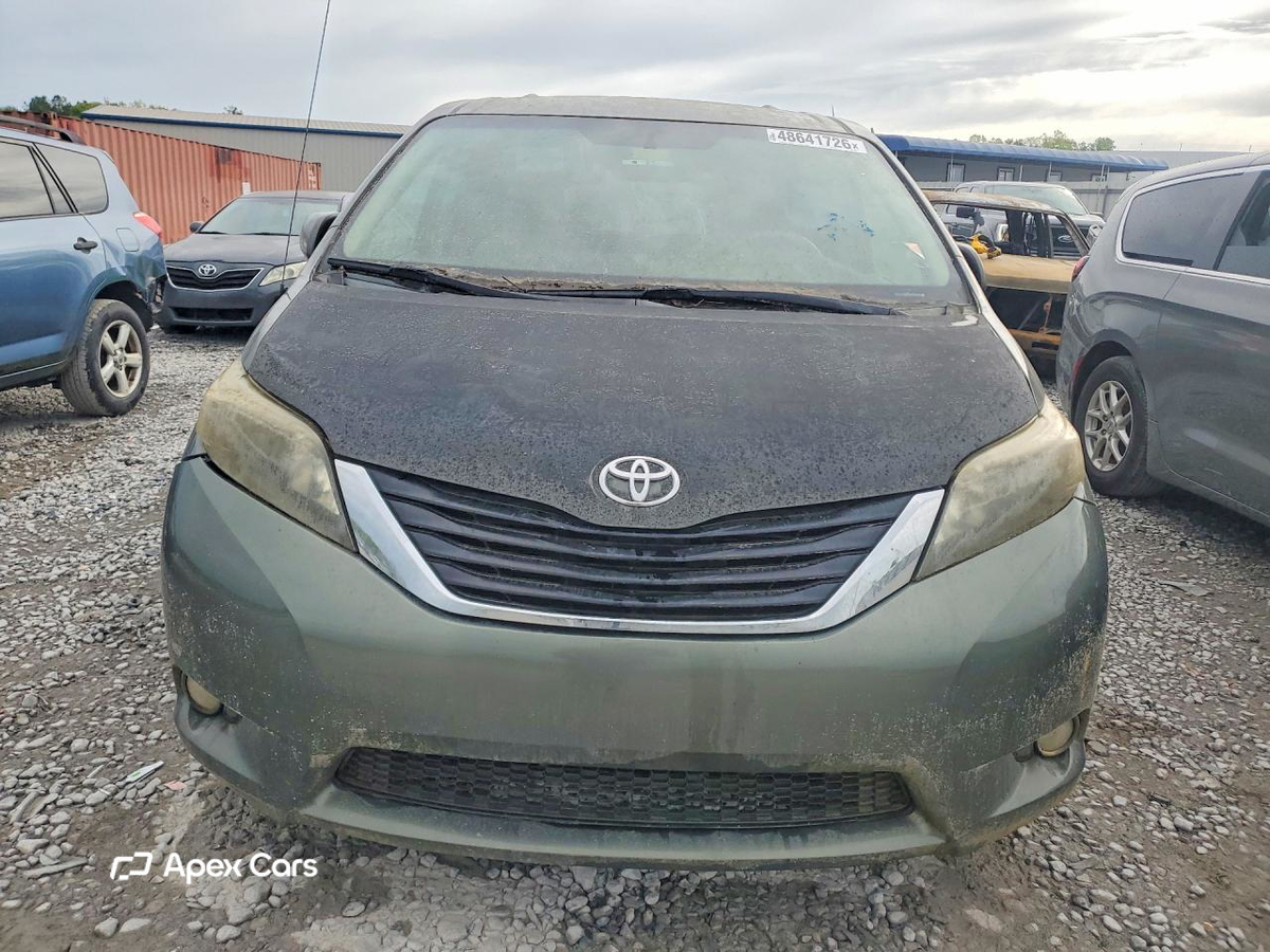 Toyota Sienna 2011