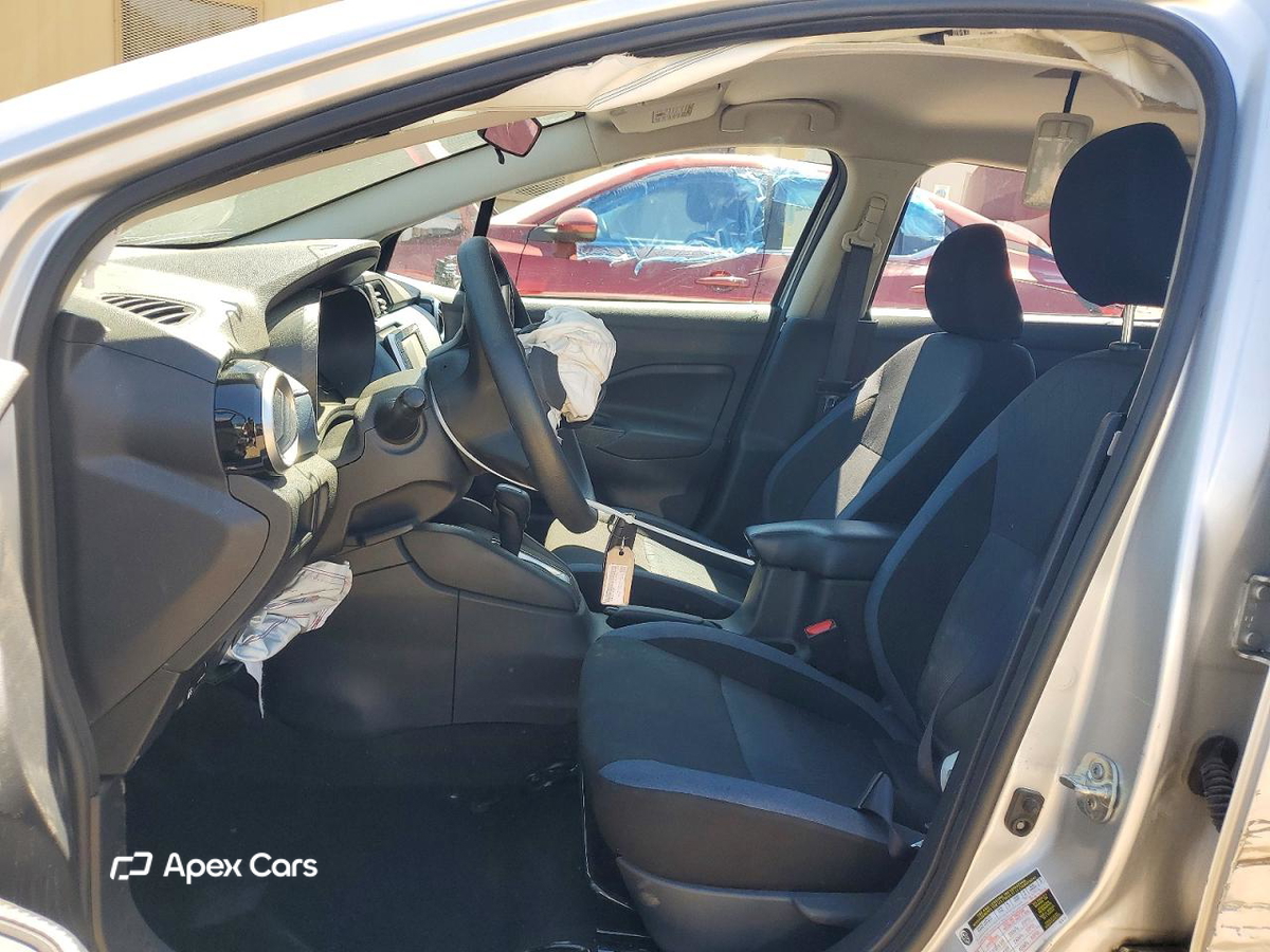 Nissan Versa 2025