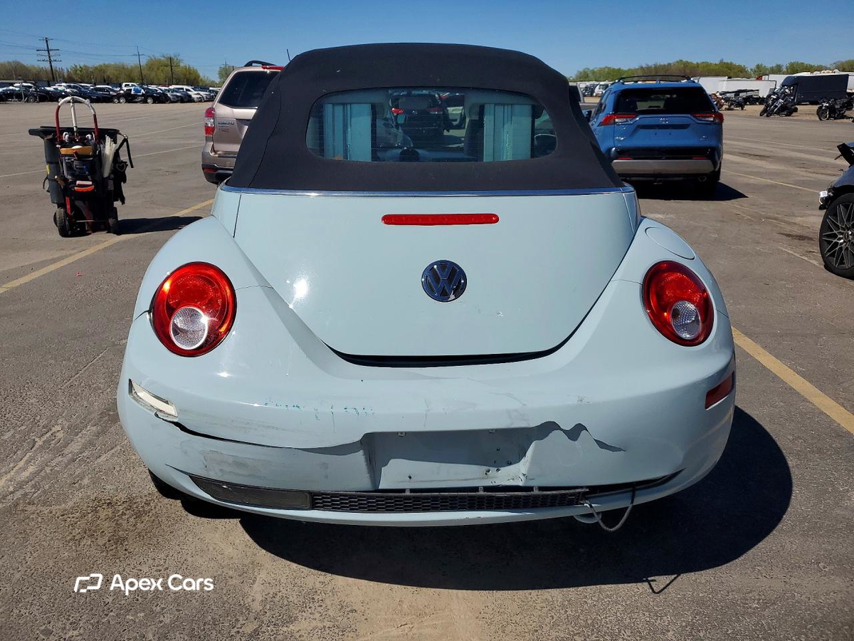 Volkswagen Beetle 2010