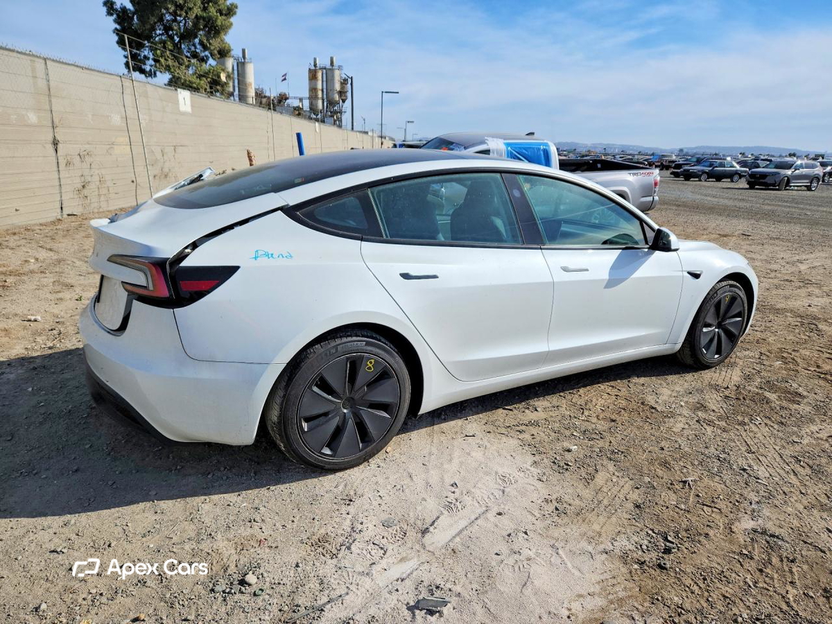 Tesla Model 3 2025