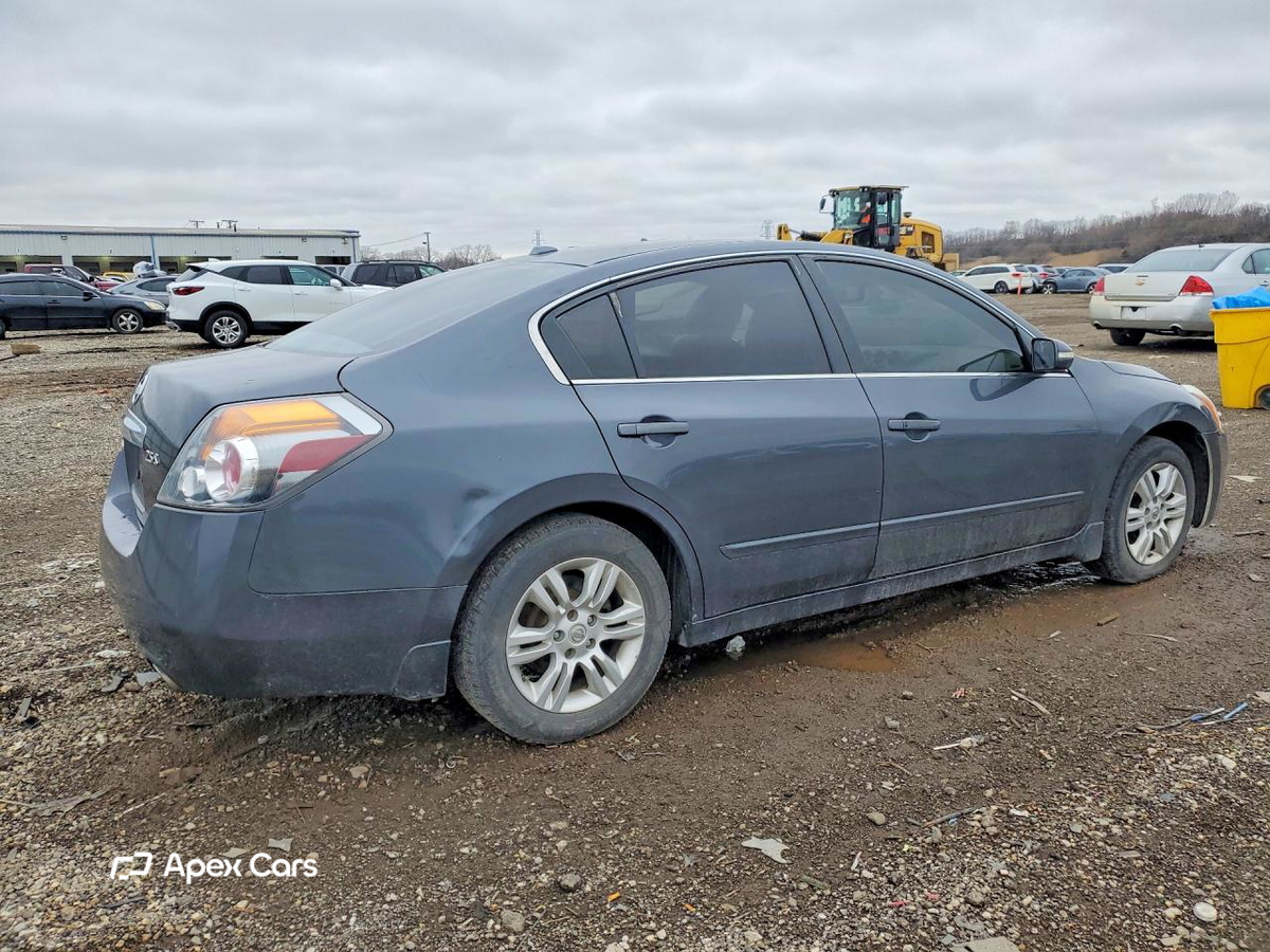 Nissan Altima 2010