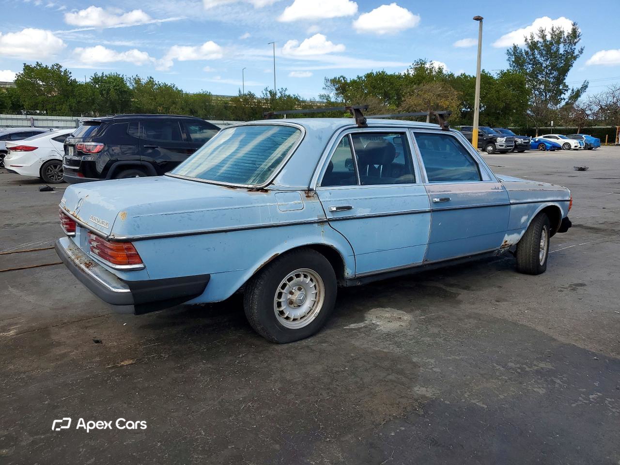 Mercedes-Benz  1982