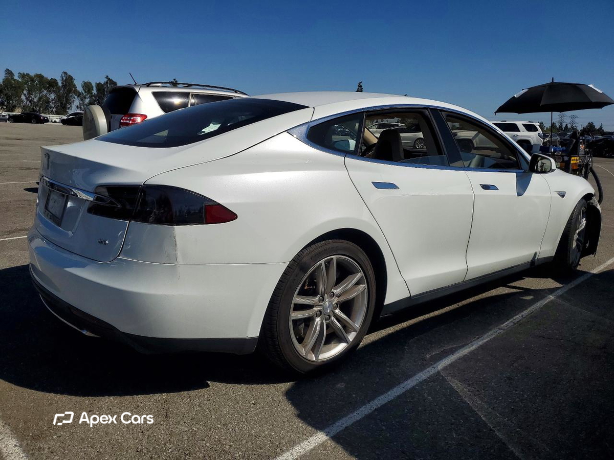 Tesla Model S 2013