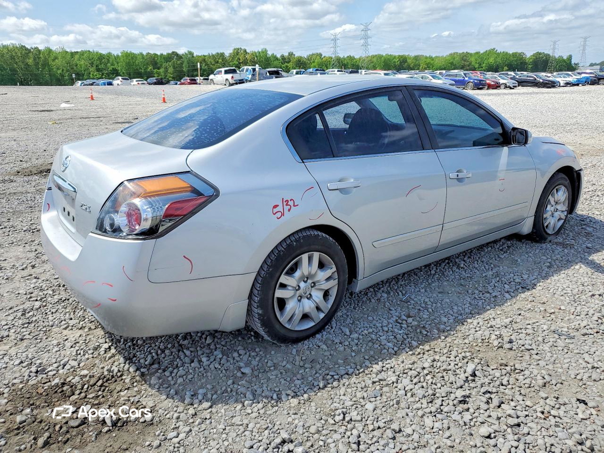 Nissan Altima 2012