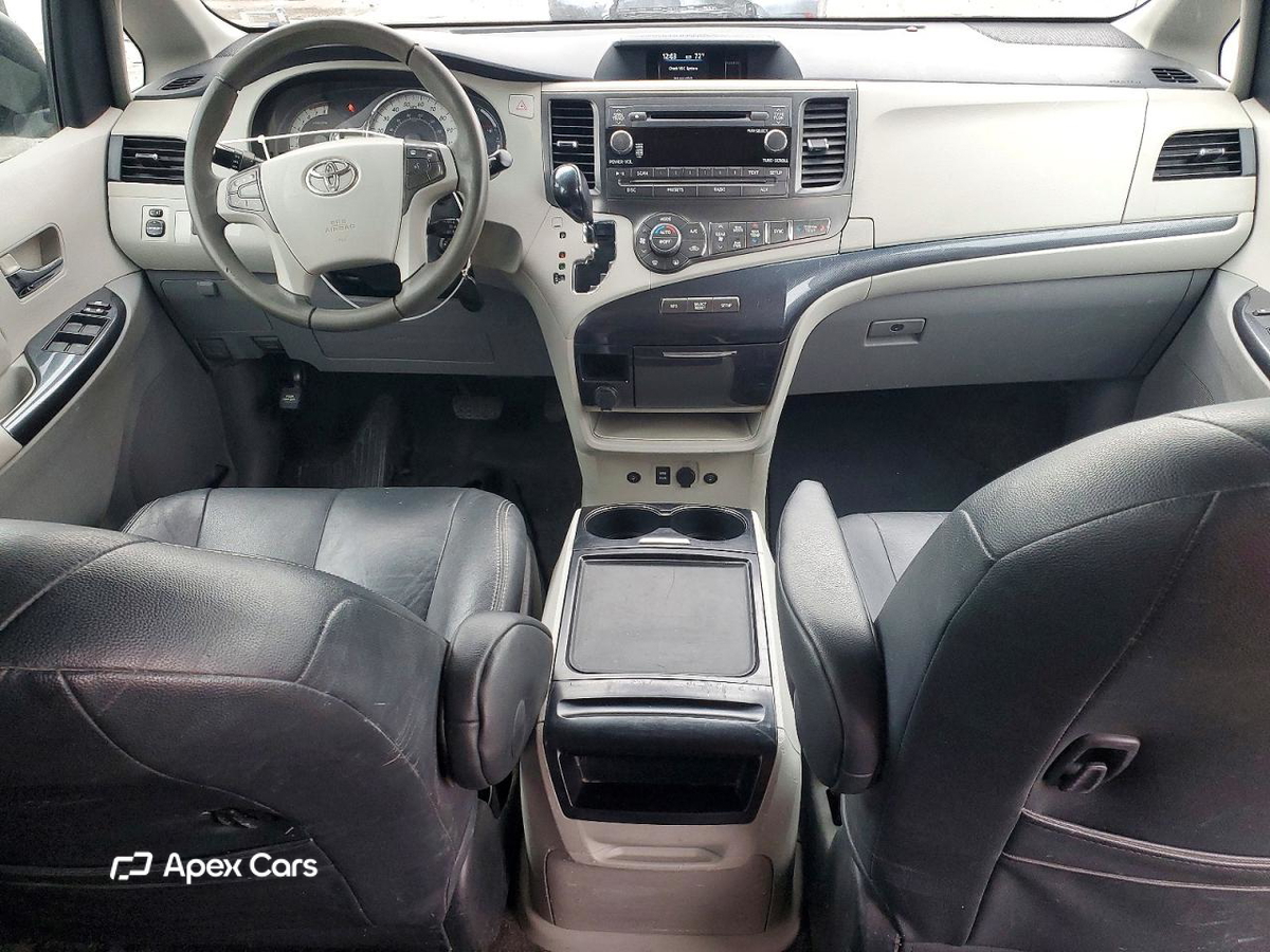 Toyota Sienna 2012