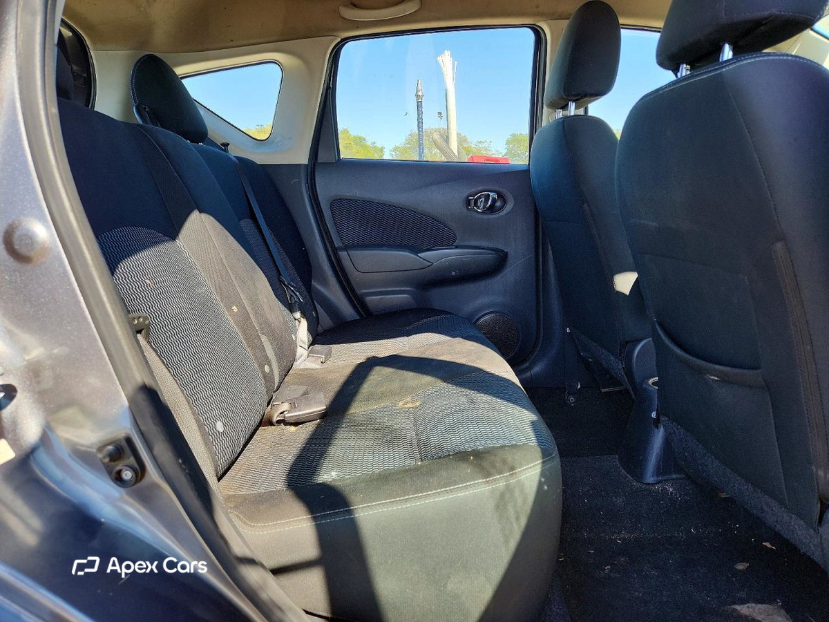 Nissan Versa 2016