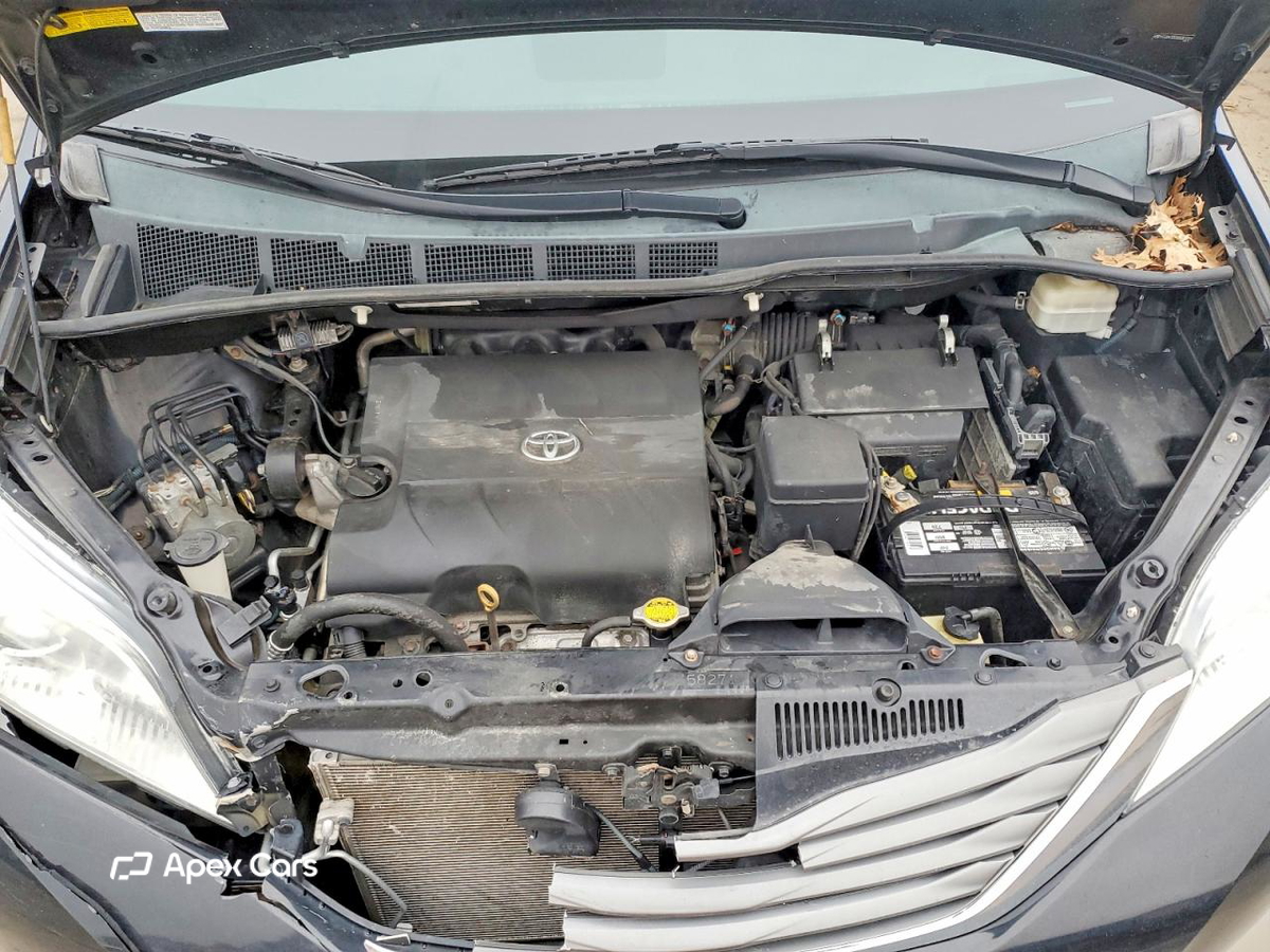 Toyota Sienna 2013