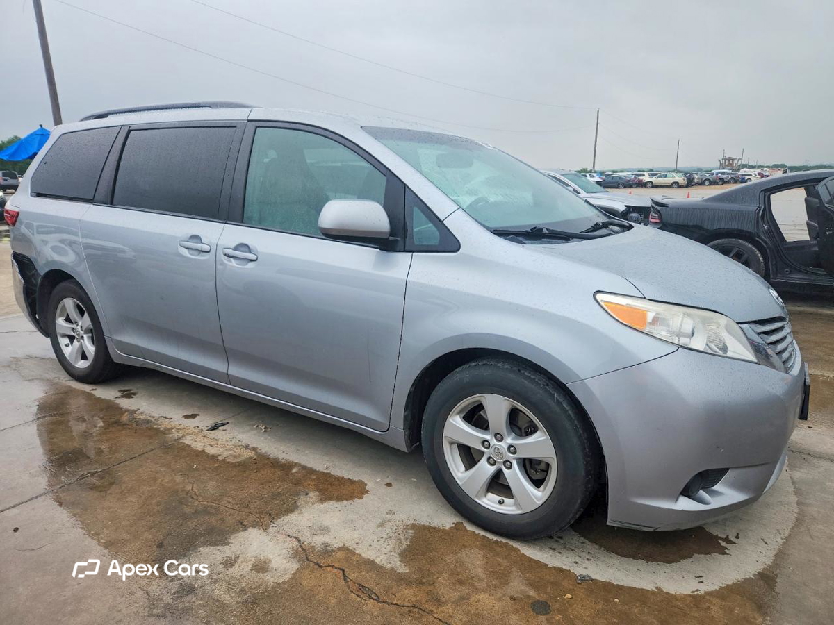 Toyota Sienna 2015