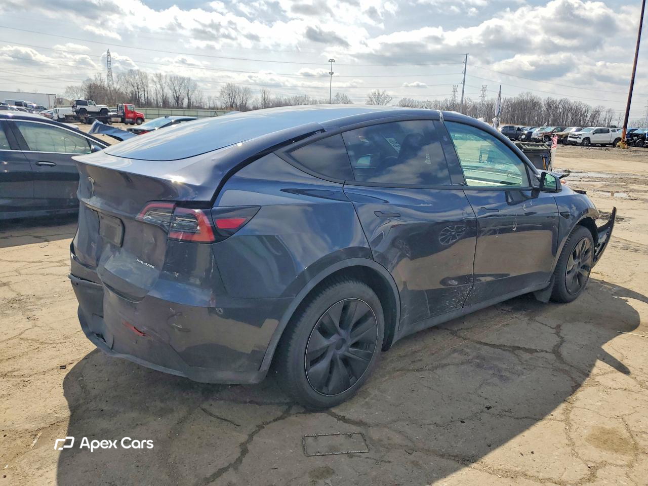 Tesla Model Y 2024