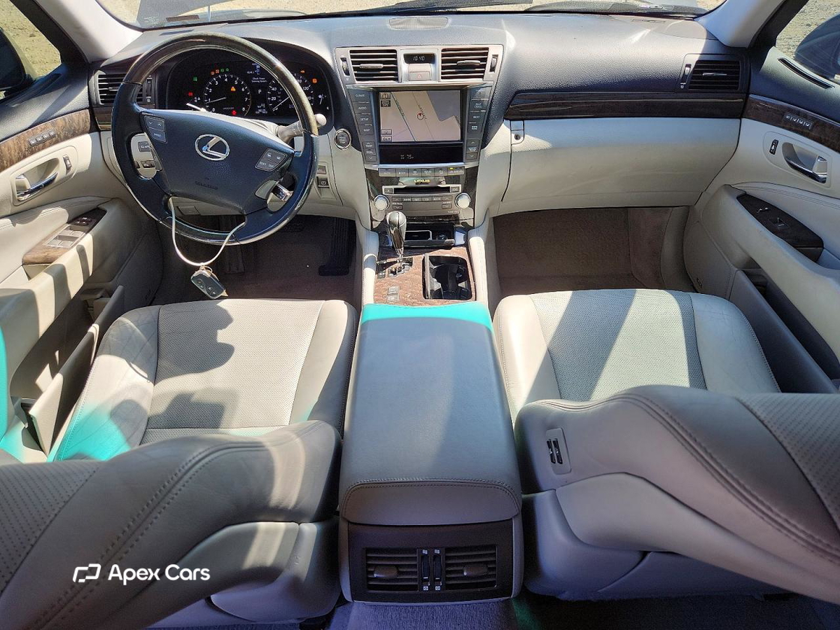 Lexus LS 2011