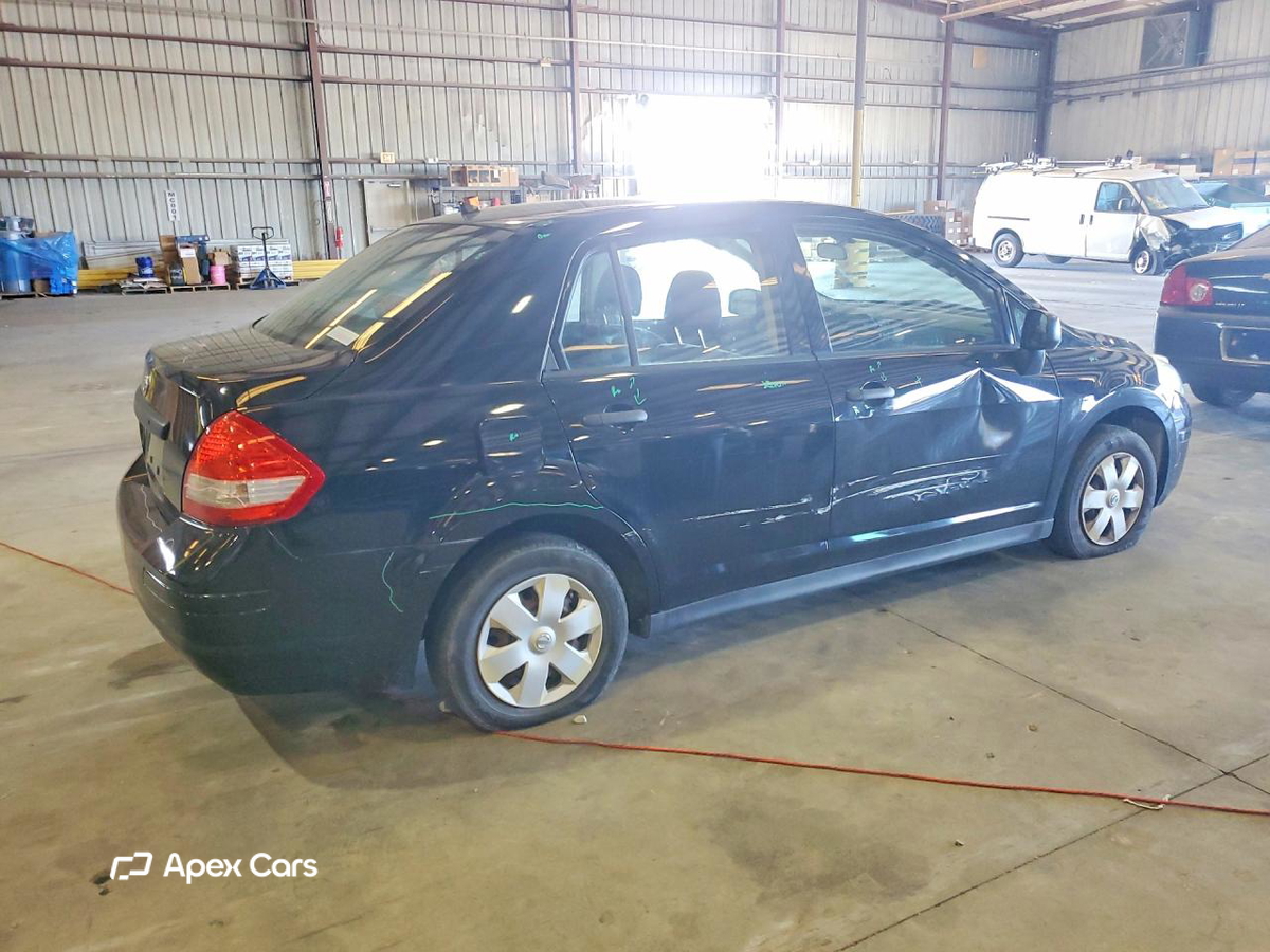 Nissan Versa 2011