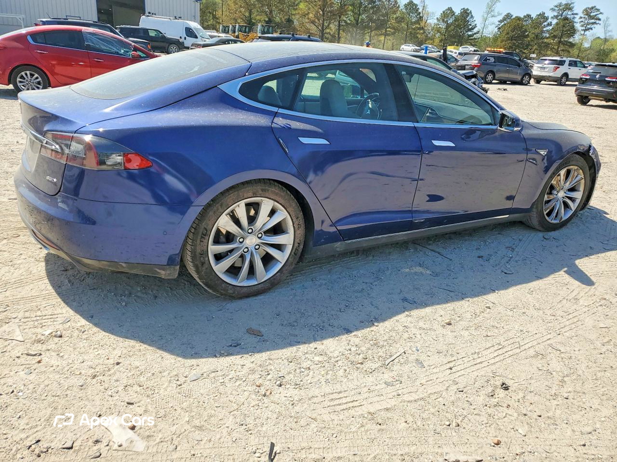 Tesla Model S 2016