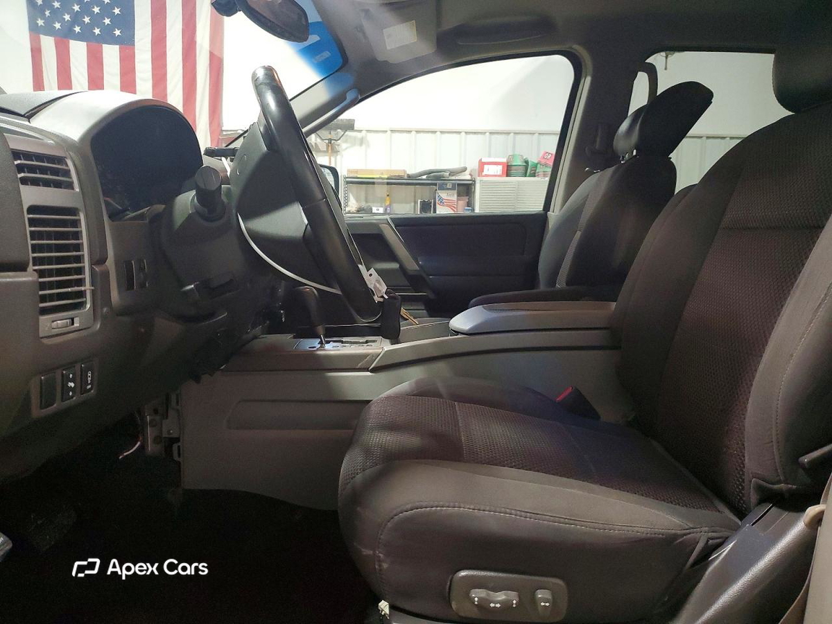 Nissan Armada 2004