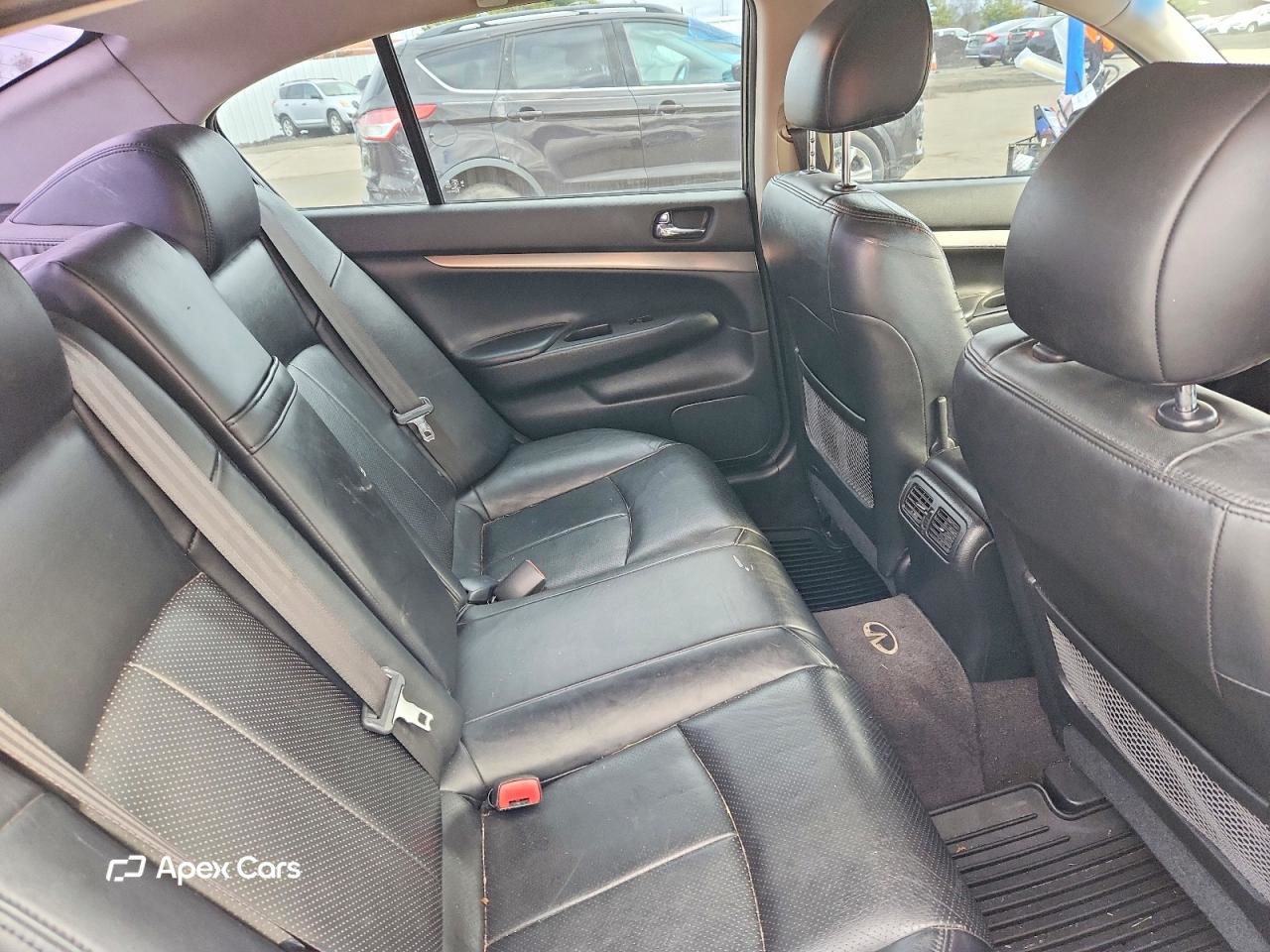 Infiniti G 2010