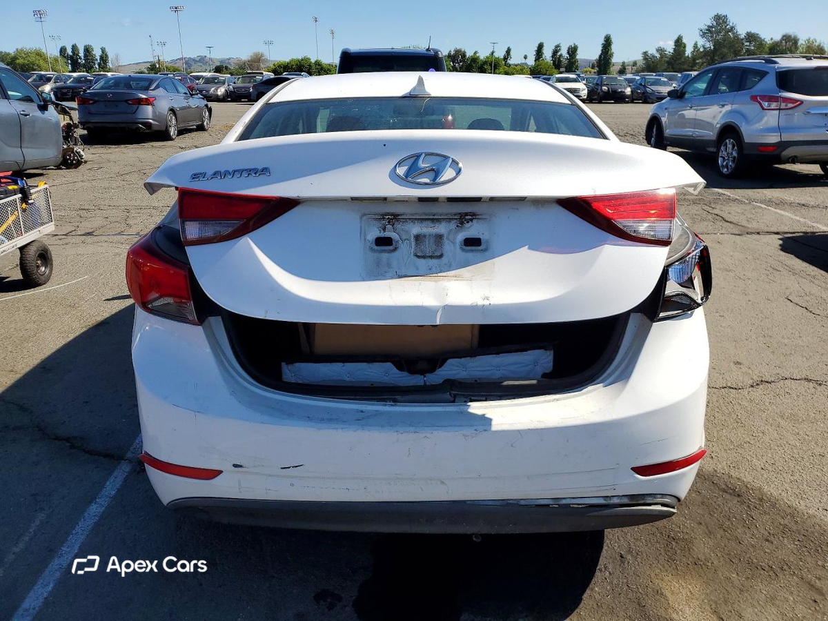 Hyundai Elantra 2015