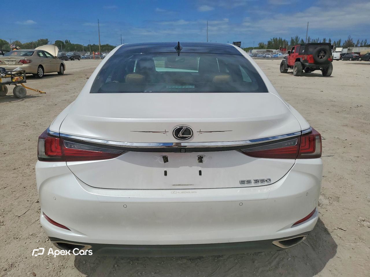 Lexus ES 2019