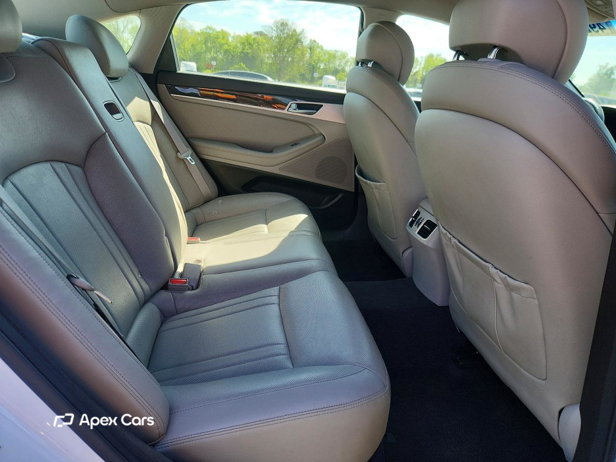 Hyundai Genesis 2016
