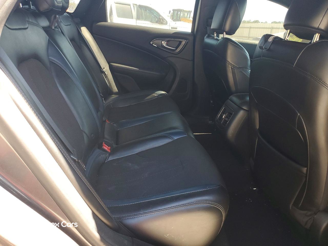 Chrysler 200 2016