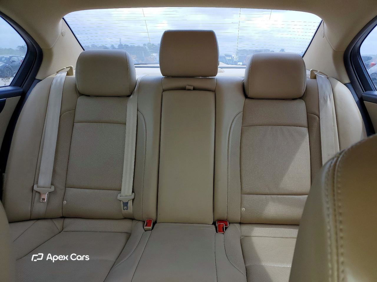 Hyundai Genesis 2013