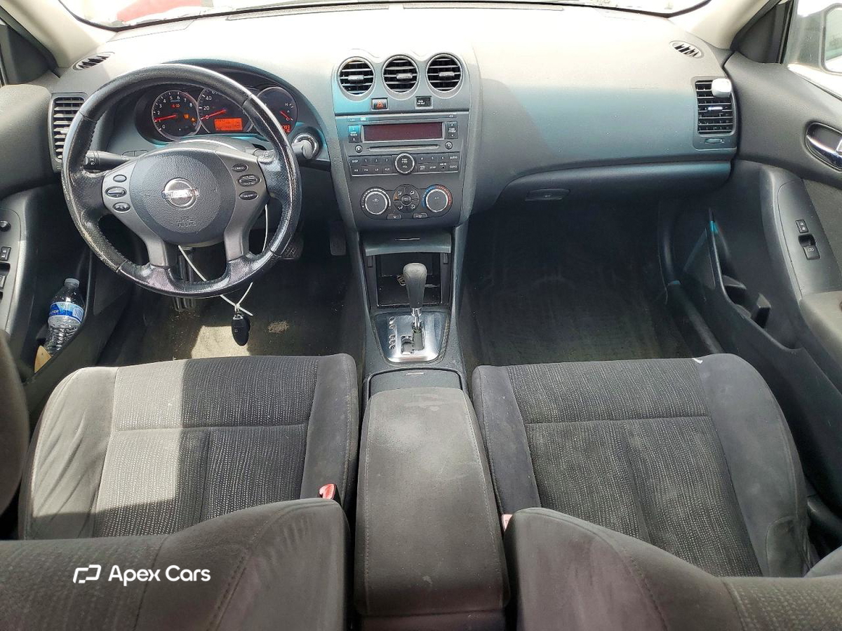 Nissan Altima 2010