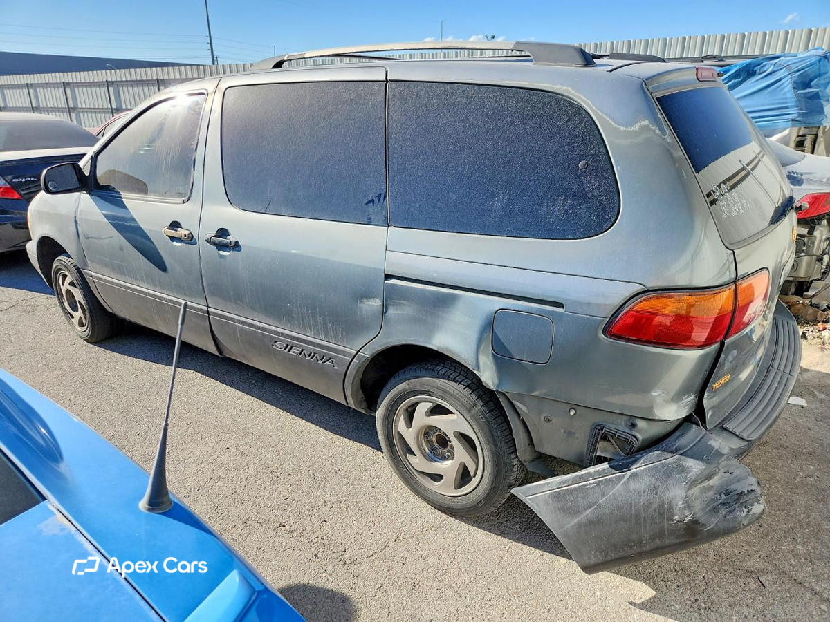 Toyota Sienna 2000