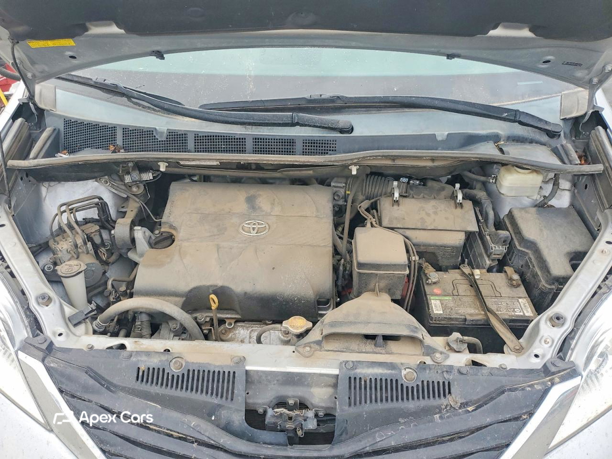 Toyota Sienna 2014
