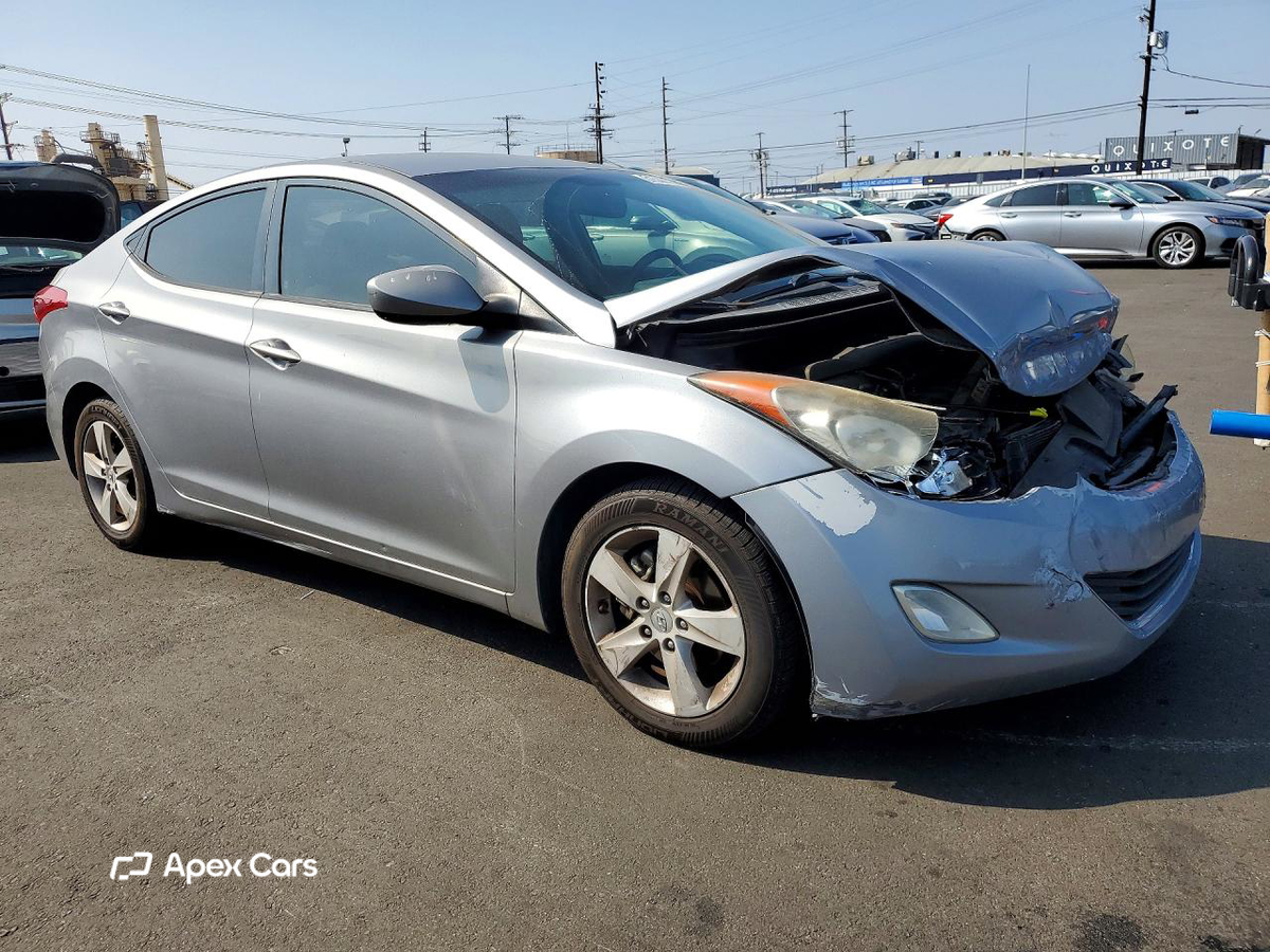 Hyundai Elantra 2012