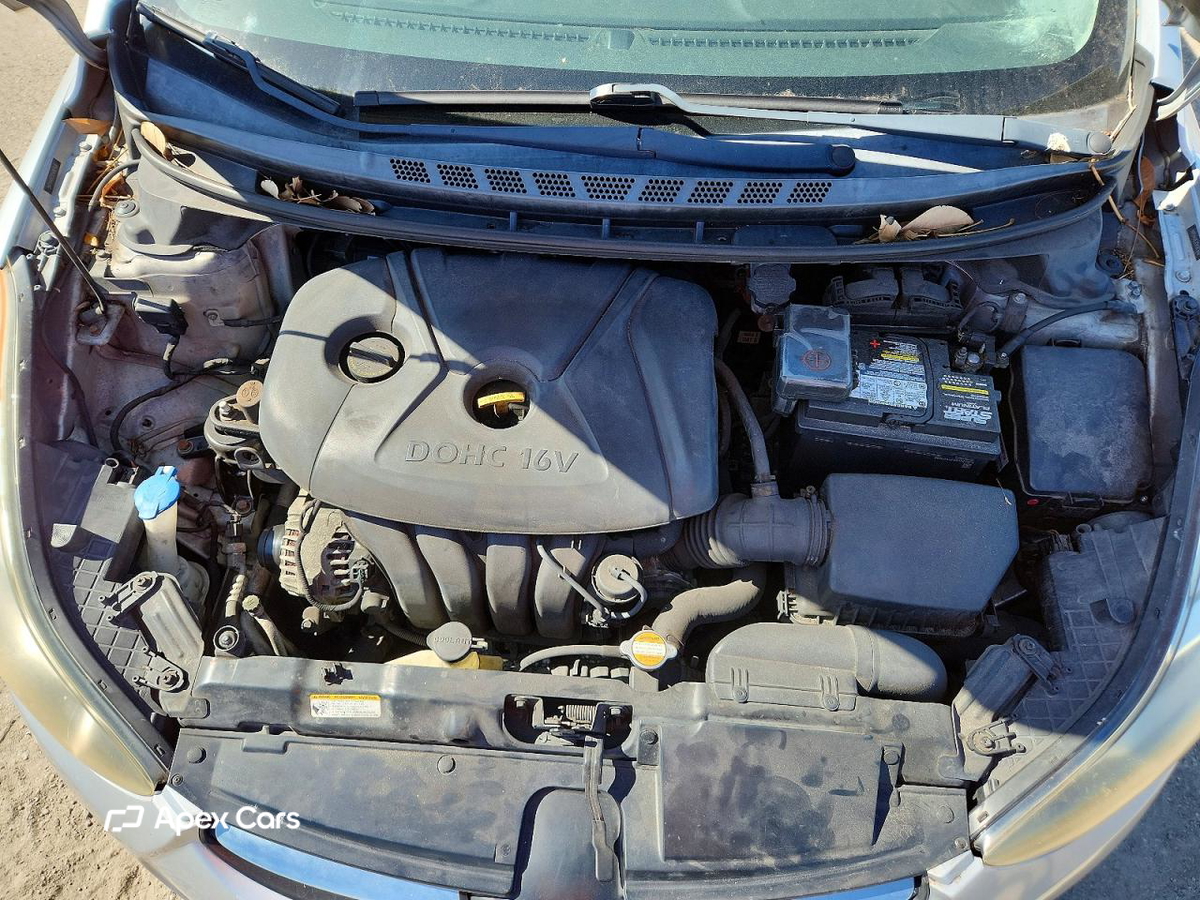 Hyundai Elantra 2012
