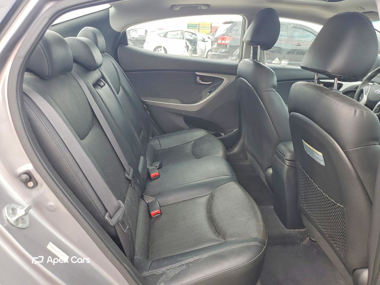 Hyundai Elantra 2012