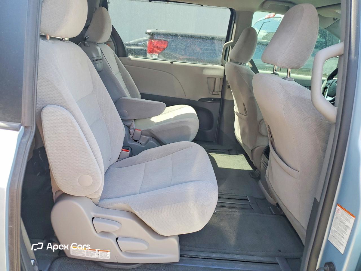 Toyota Sienna 2016