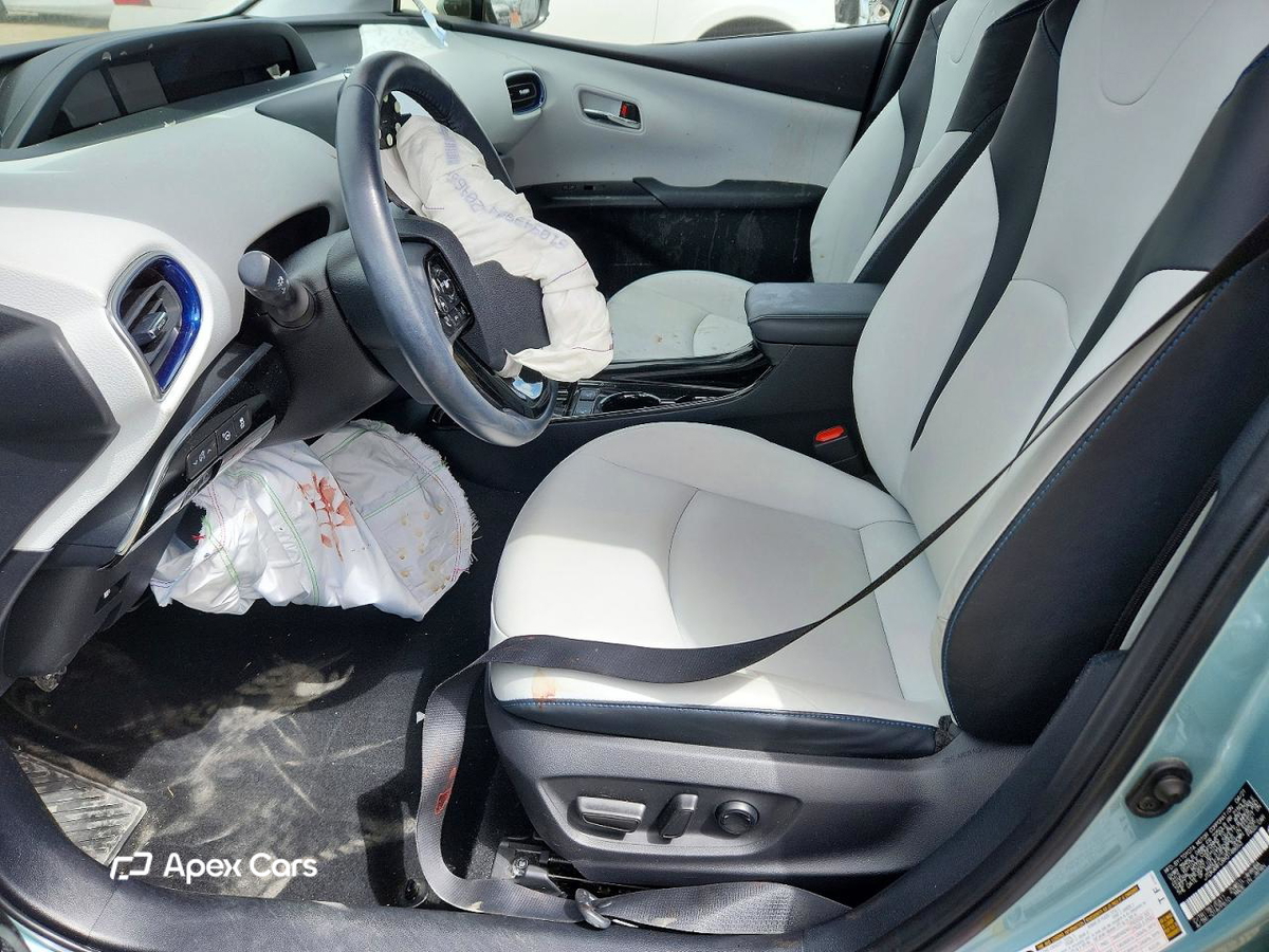 Toyota Prius 2021