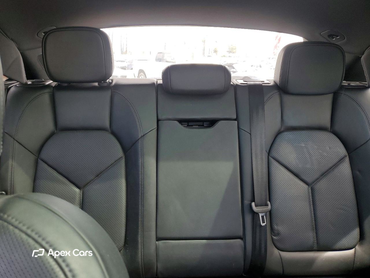 Porsche Macan 2021