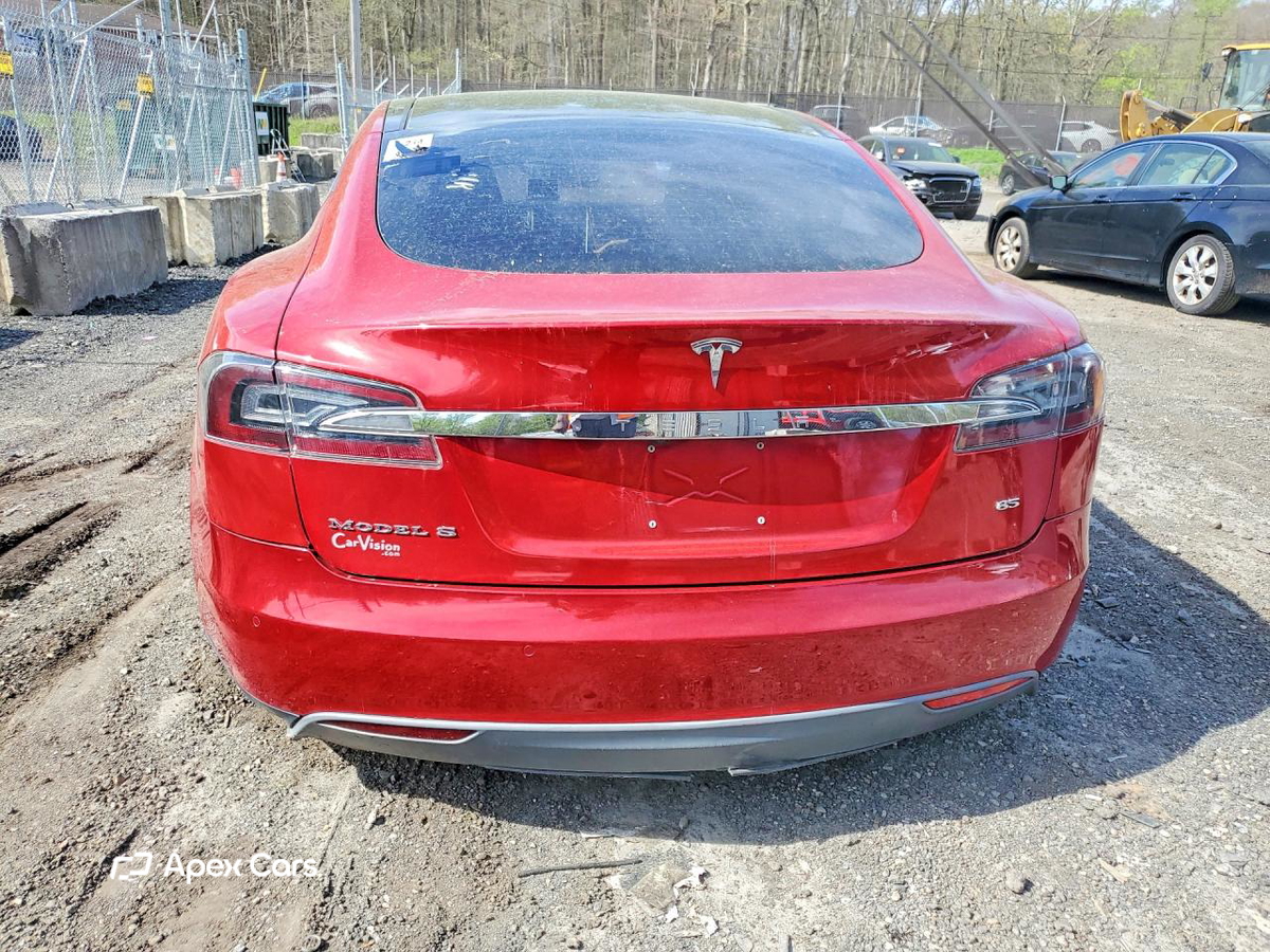 Tesla Model S 2015