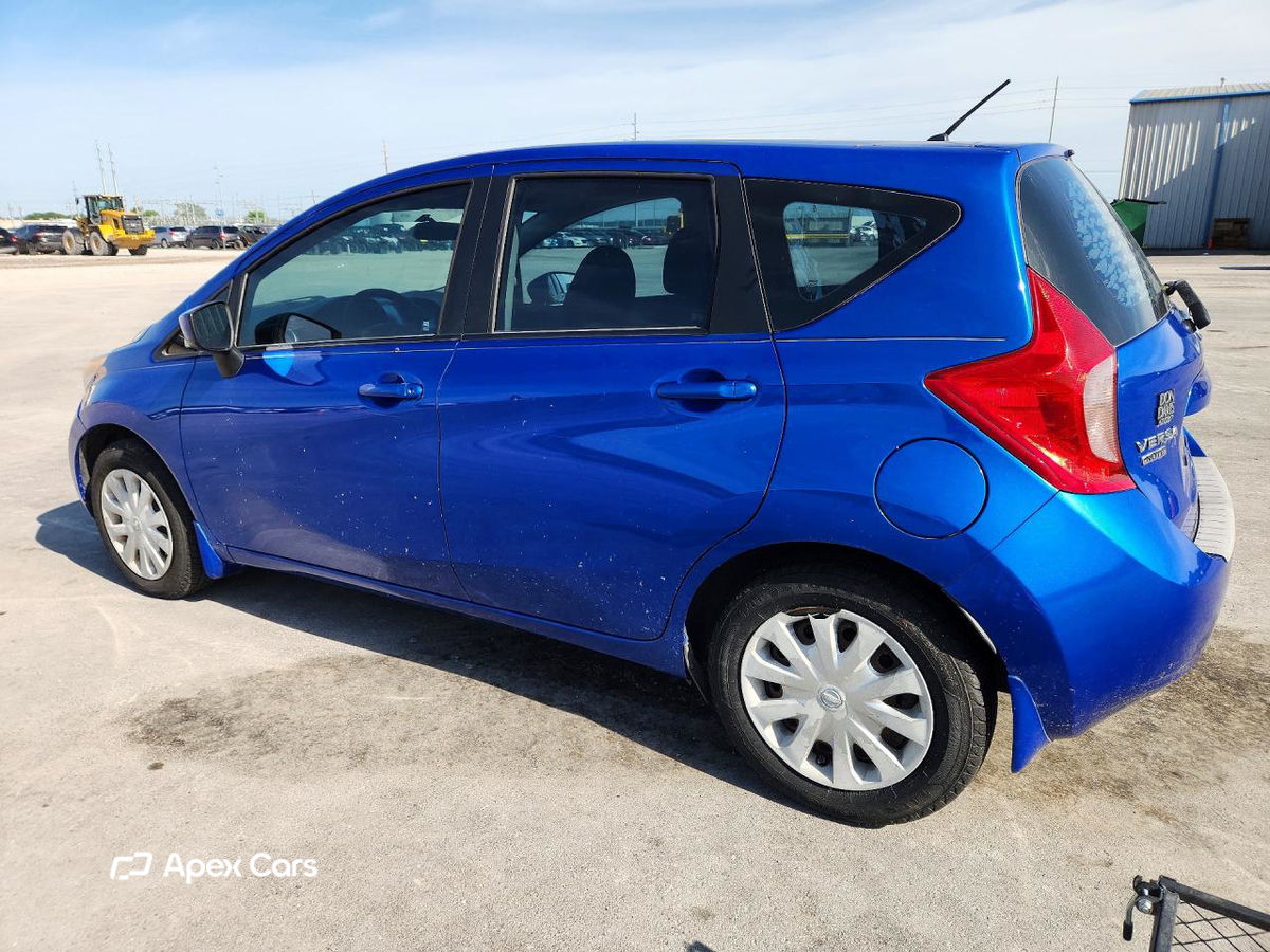 Nissan Versa 2015