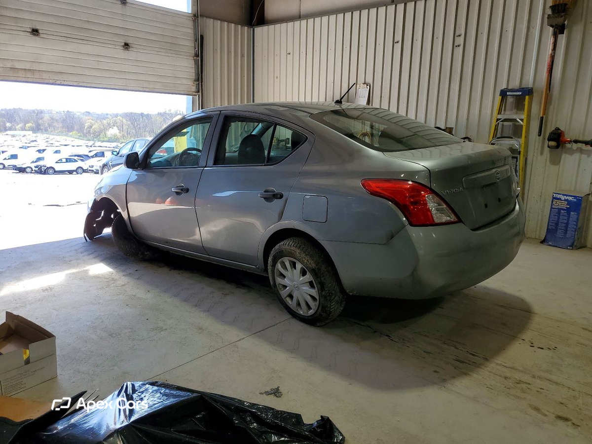 Nissan Versa 2012