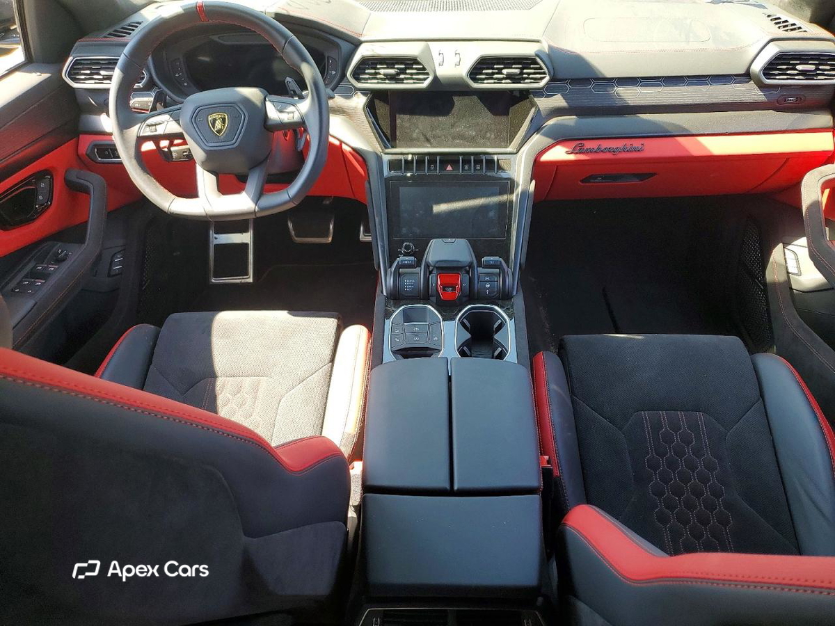 Lamborghini Urus 2024