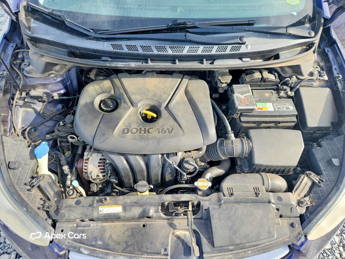 Hyundai Elantra 2012