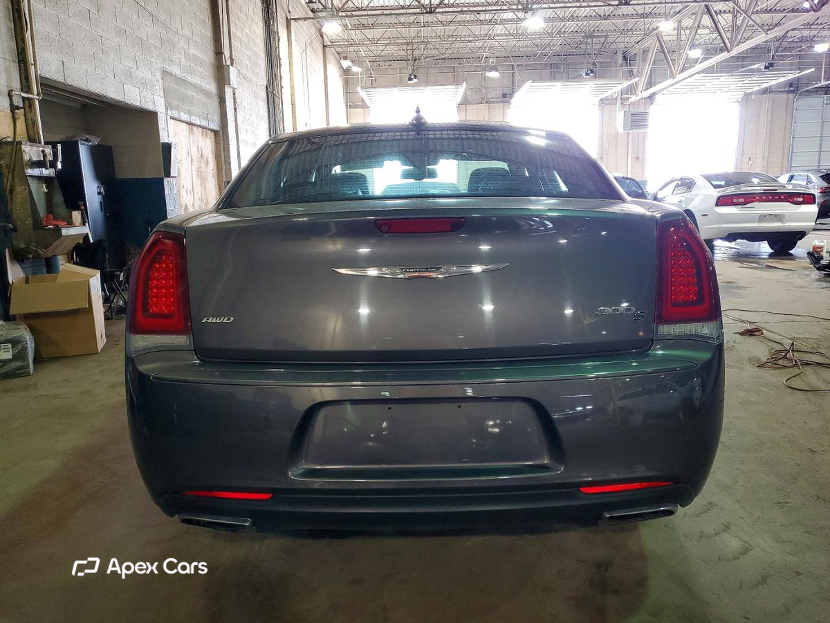 Chrysler 300 2017